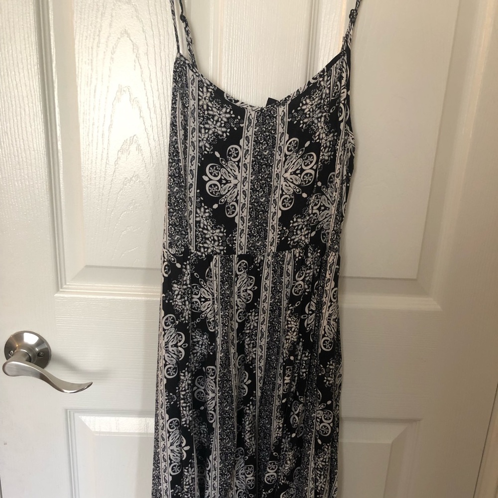 H&M flowy black and white dress - size 10 - fits M